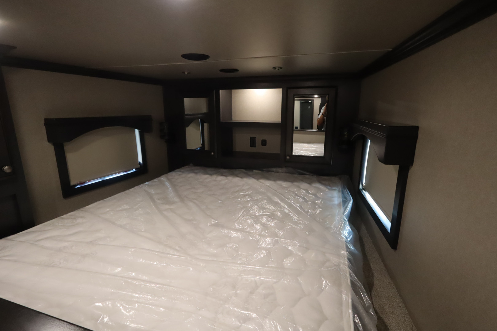 2025 Featherlite 3-Horse Slant Load Horse Trailer 3 horse slant load trailer - Image 15