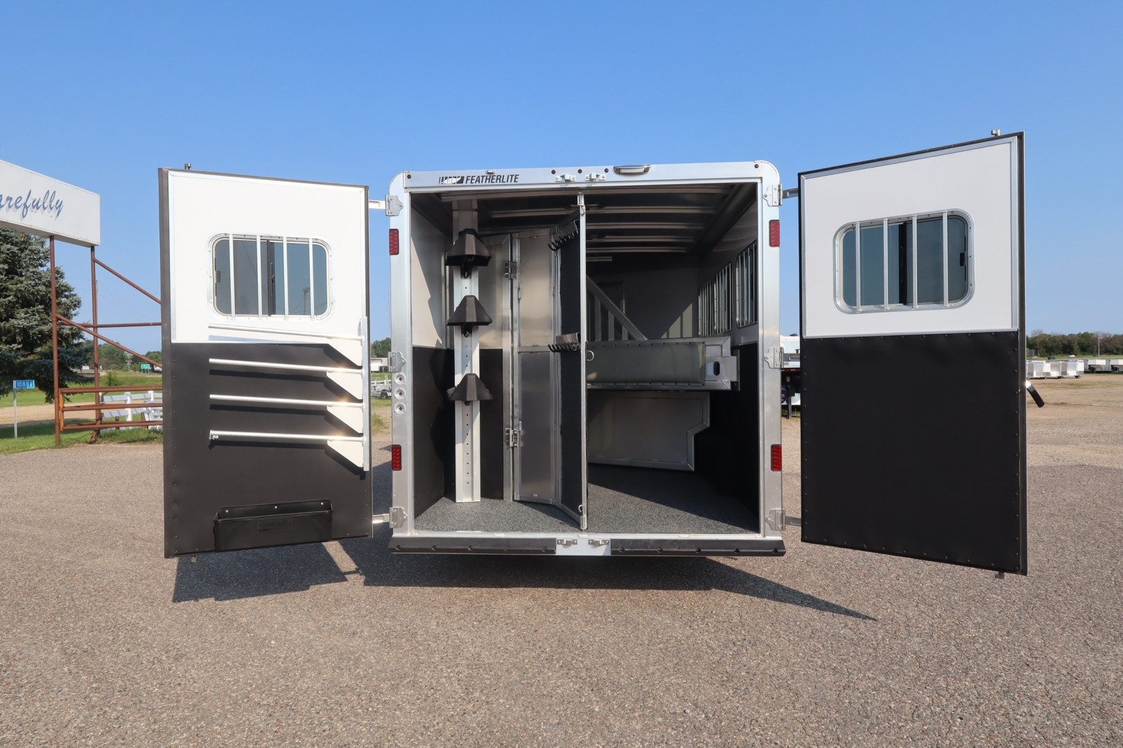 2025 Featherlite 3-Horse Slant Load Horse Trailer 3 horse slant load trailer - Image 22